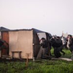 De represiones, ajustes y dignidades
