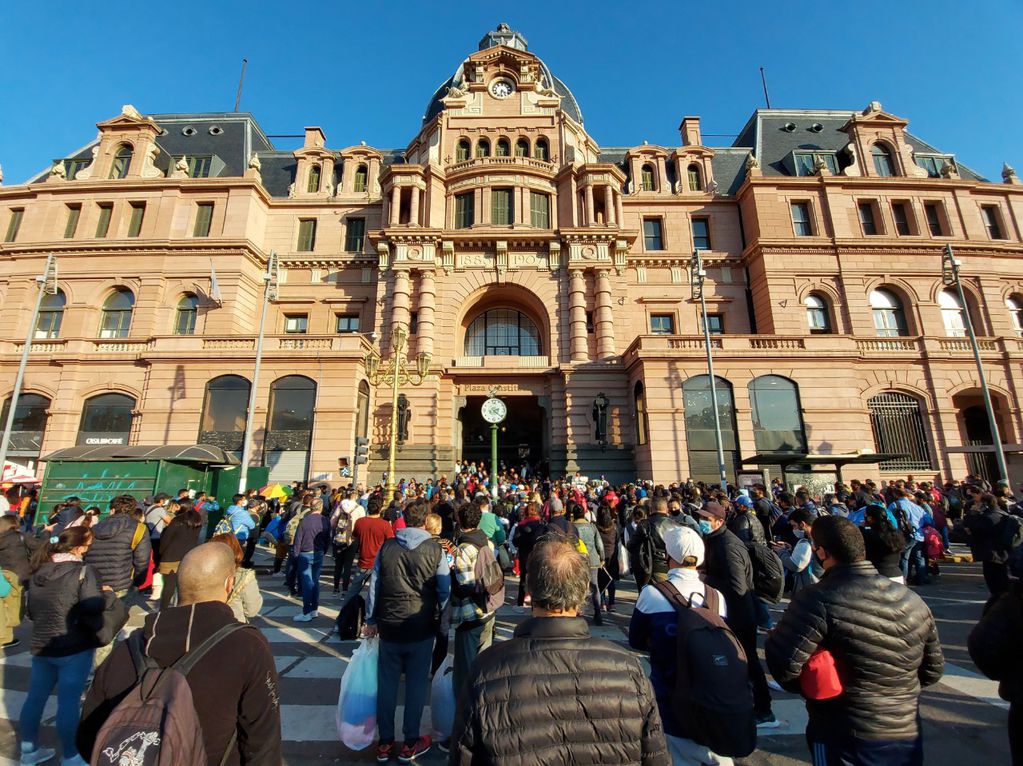 <strong>Crónicas: Constitución y los encuestados</strong>