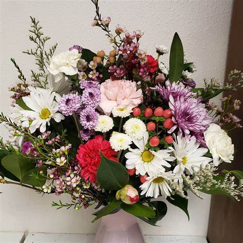 Todas iguales menos las flores